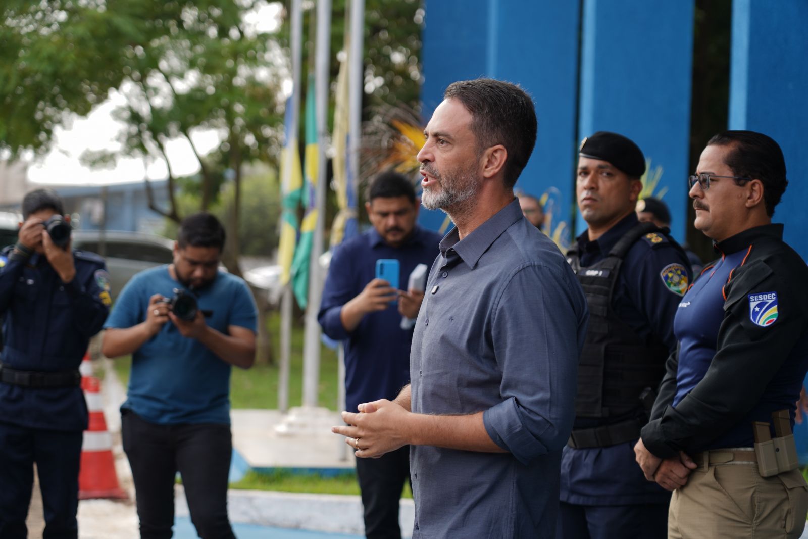 Prefeito Léo Moraes acompanhou a operação e falou com os servidores e militares sobre a importância dessa ação